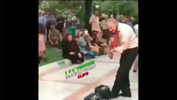 پیر که شدین اینجوری باشین تا دل چند نفر رو شاد کنید